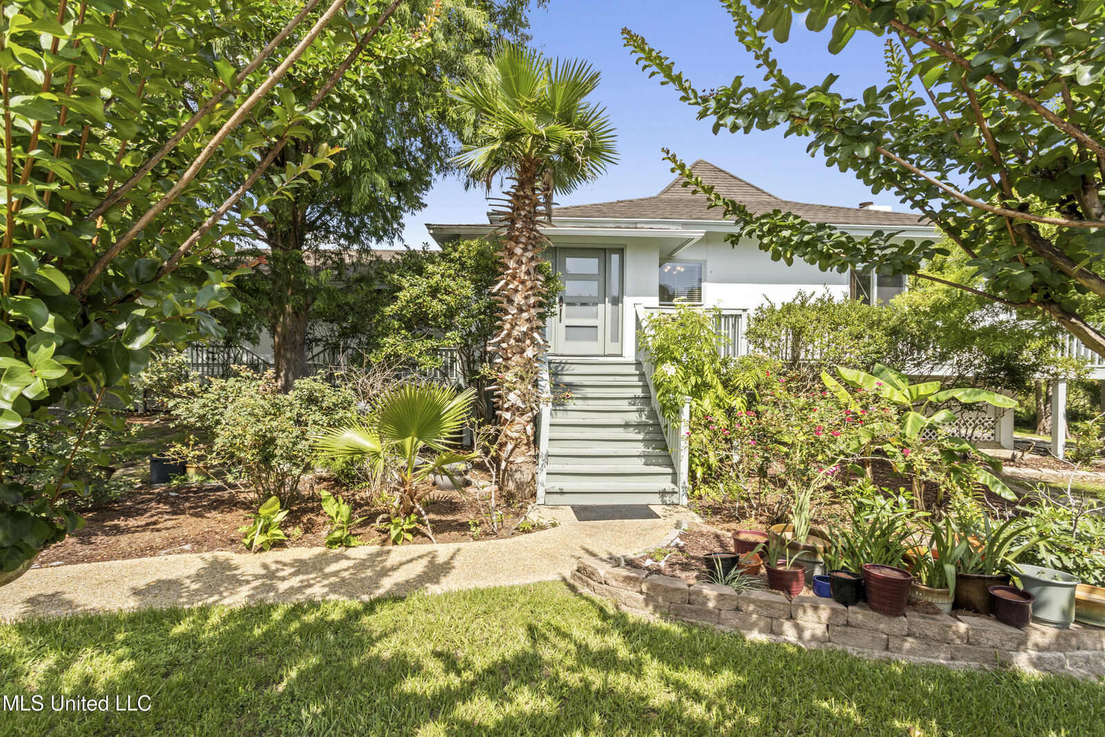 Property Photo:  420 Caribe Place  MS 39507 