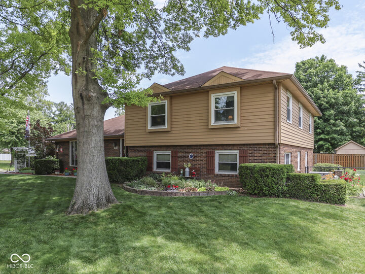 Property Photo:  6903 White Pines Court  IN 46217 