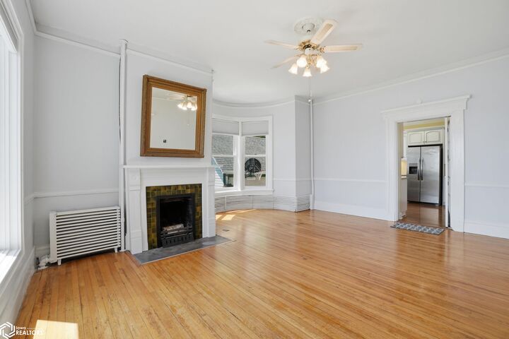 Property Photo:  201 Spring Street  IA 52601 