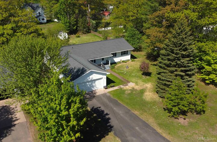 Property Photo:  23224 Chippewa Trail  MI 49922 