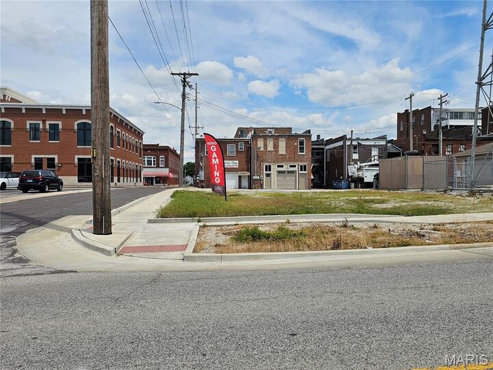 Property Photo:  120 W Water Street  IL 62049 