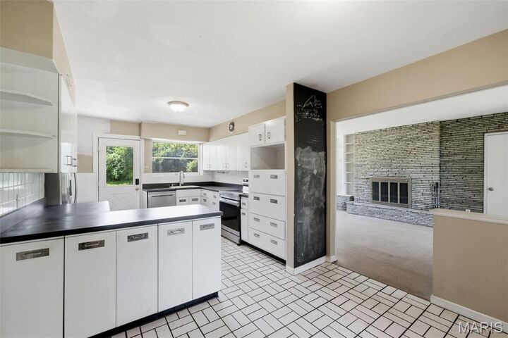 Property Photo:  13 Terrace Gardens  MO 63131 