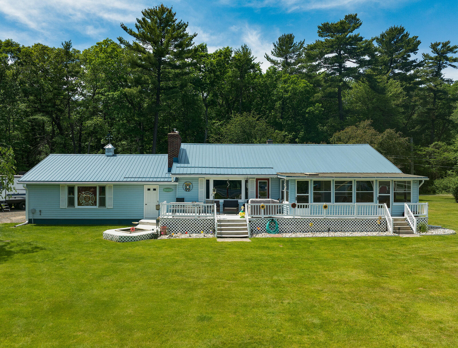 Property Photo:  2345 Johnston Avenue  MI 49457 