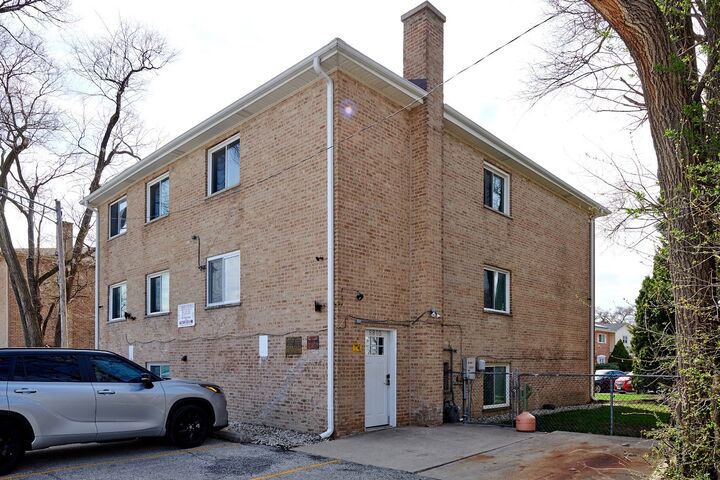 Property Photo: 8805 Dee Road Gn IL 60016