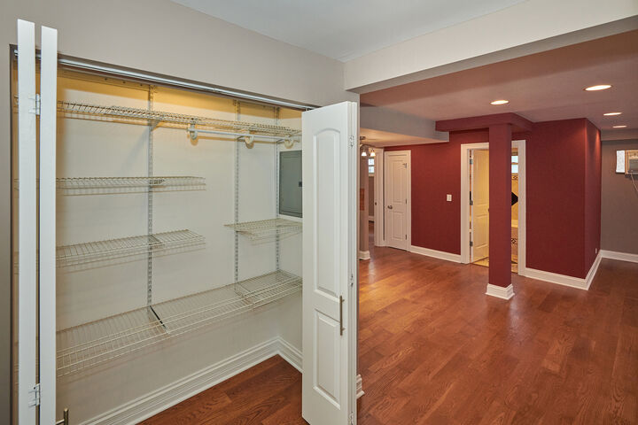 Property Photo:  2205 W Highland Avenue 1N  IL 60659 
