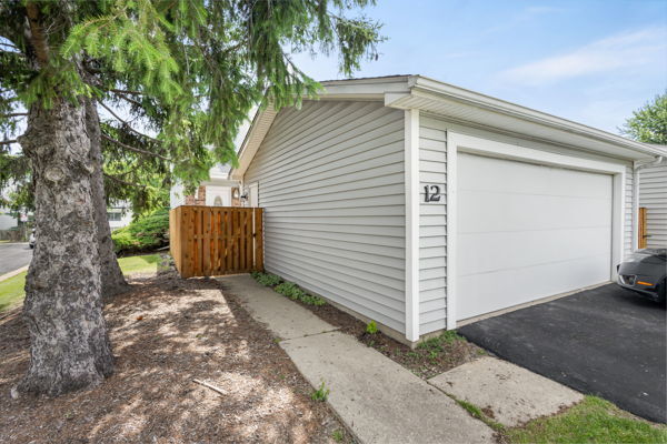 Property Photo:  12 Scarlet Hawthorne Court 12  IL 60517 