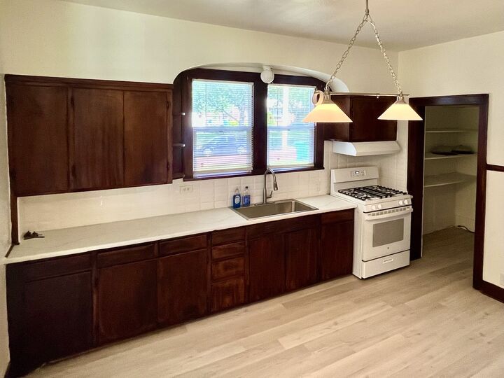 Property Photo: 112 W Grant Street IL 61364