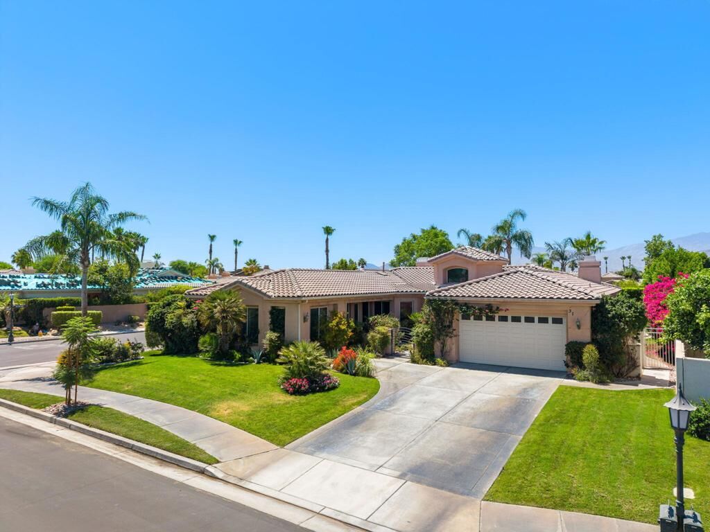Property Photo:  31 Sherwood Road  CA 92270 