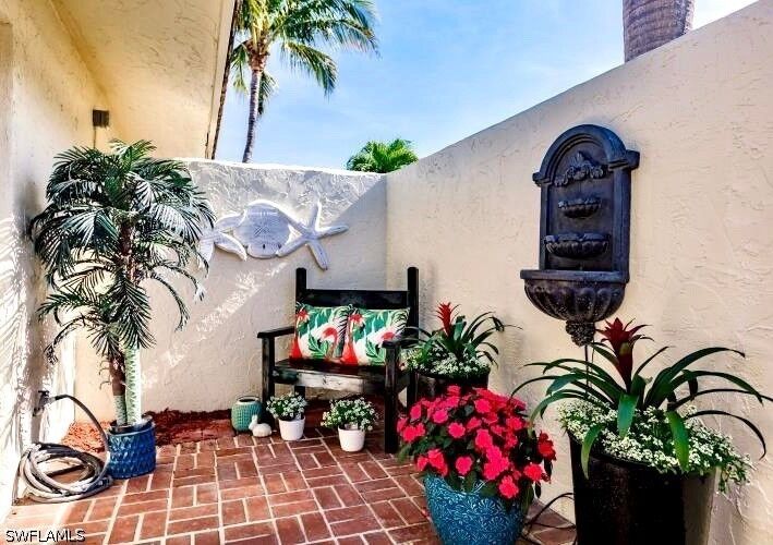 Property Photo:  1455 Curlew Avenue 1  FL 34102 