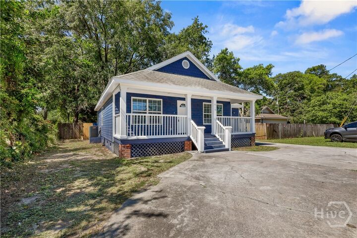 Property Photo: 515 Staley Avenue GA 31405