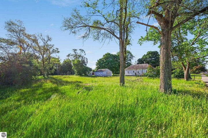 Property Photo:  2129 S Isabella Road  MI 48858 