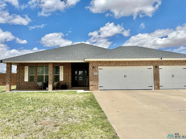 Property Photo:  2316 Cobblestone Circle  NM 88101 