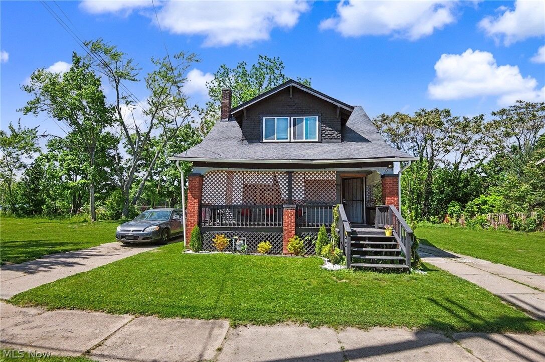 Property Photo:  32 E Avondale Avenue  OH 44507 
