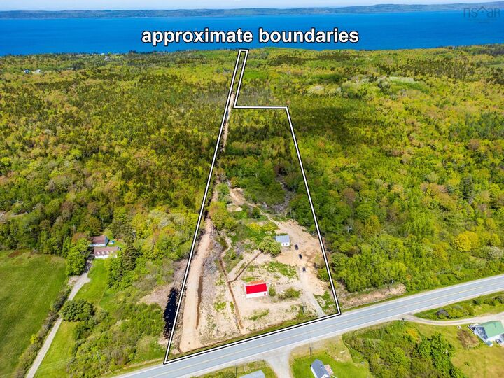 6173 Highway 101 — photo 1