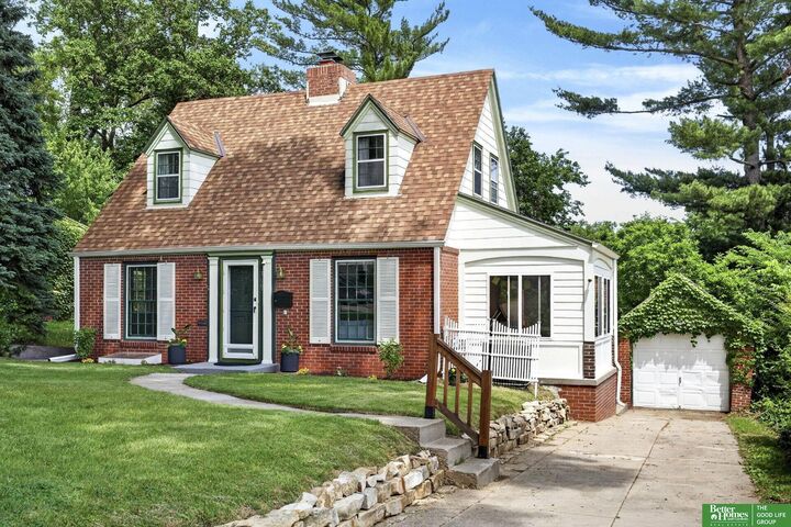 Property Photo: 3607 N 49 Street NE 68104