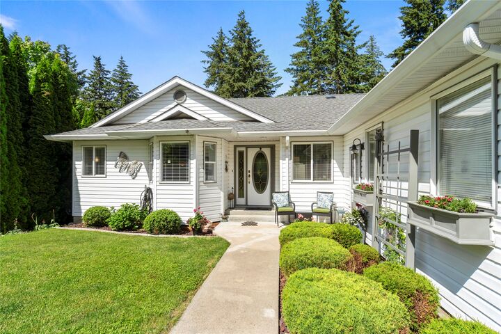 Property Photo: 2215 Lakeview Drive BC V0E 2W2