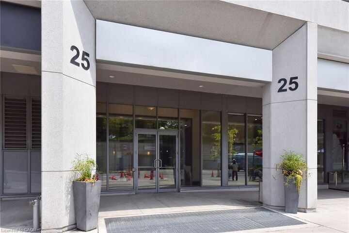 Property Photo:  25 Lower Simcoe Street 1512  ON M5J 3A1 