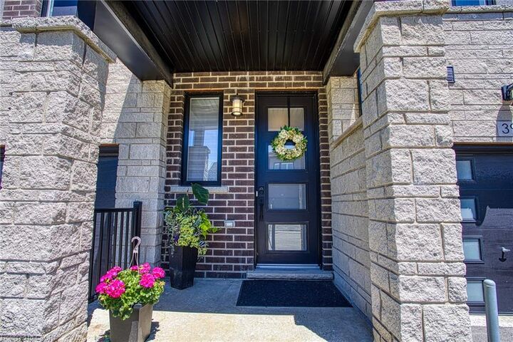 Property Photo:  39 Bensley Lane  ON L9C 0E9 