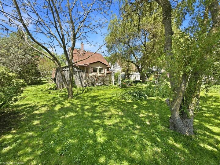 Property Photo:  189 Brydges Street  ON N5A 1S2 