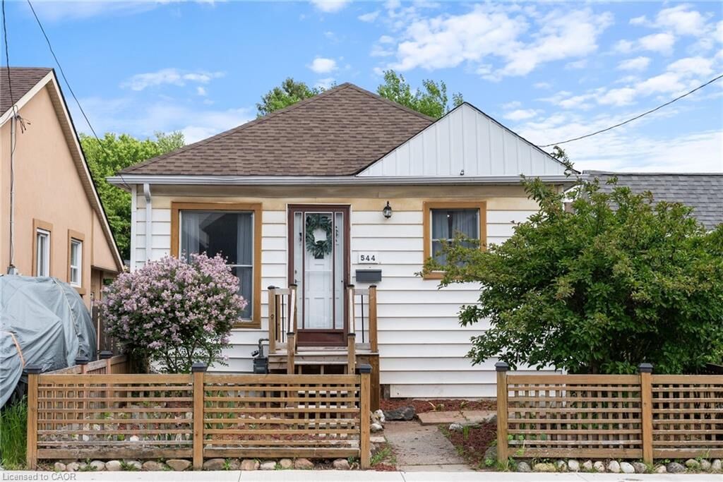 Property Photo:  544 Mary Street  ON L8L 4X7 