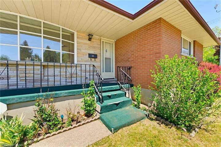 Photo de la propriété:  34 Volta Avenue  ON N2A 2P8 