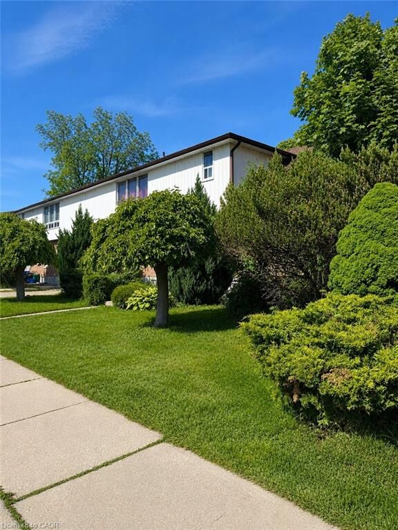 Property Photo:  27 McKay Street 6  ON N1R 4G2 