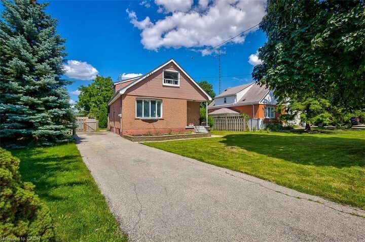 Property Photo:  101 South Bend Road E Upper  ON L9A 2B3 