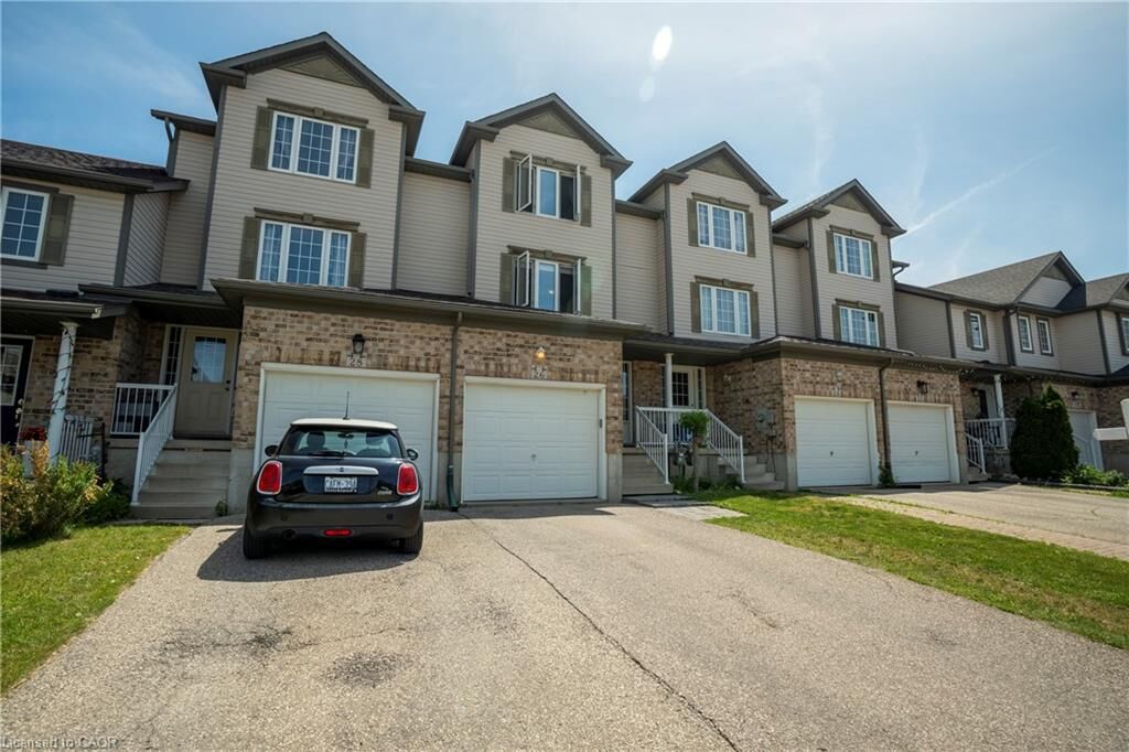 Photo de la propriété: 26 Chantilly Street ON N2R 1V6