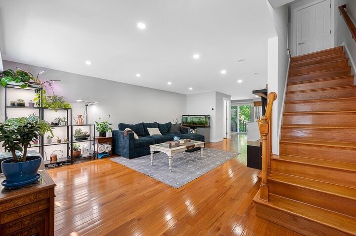 Property Photo:  10 Eagle Dr 10  MA 01516 