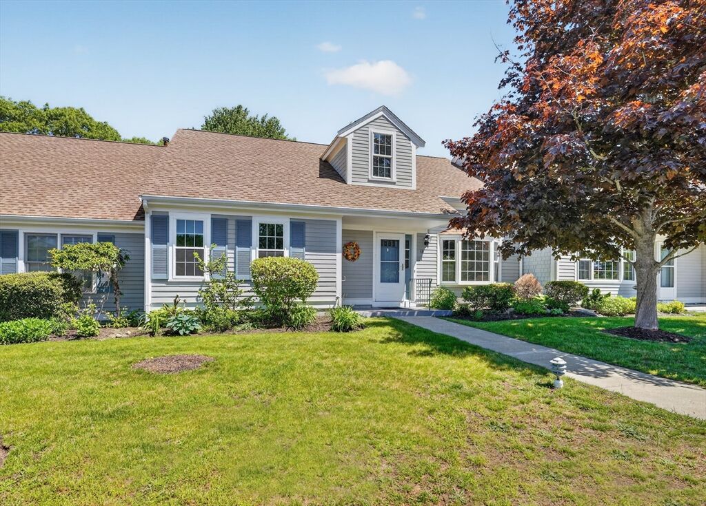 Property Photo:  1 Melville Ct B  MA 02559 