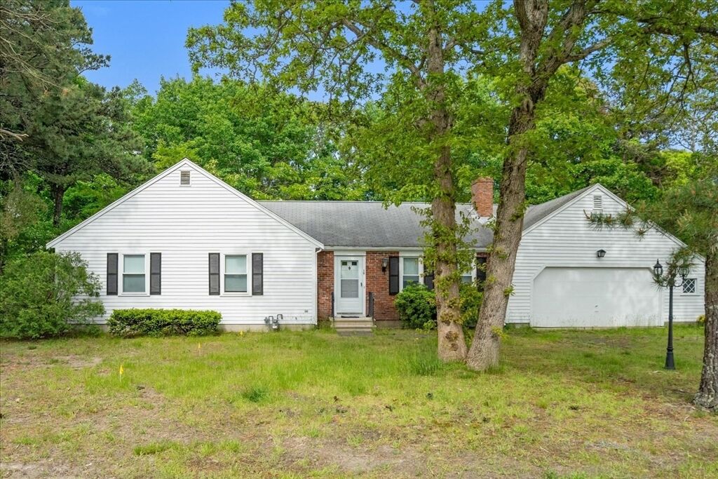 Property Photo:  16 Heritage Pl  MA 02660 