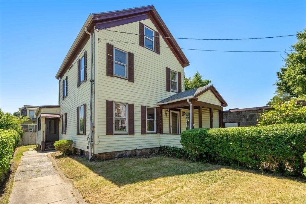 Property Photo:  4 Magnolia Pl  MA 02125 
