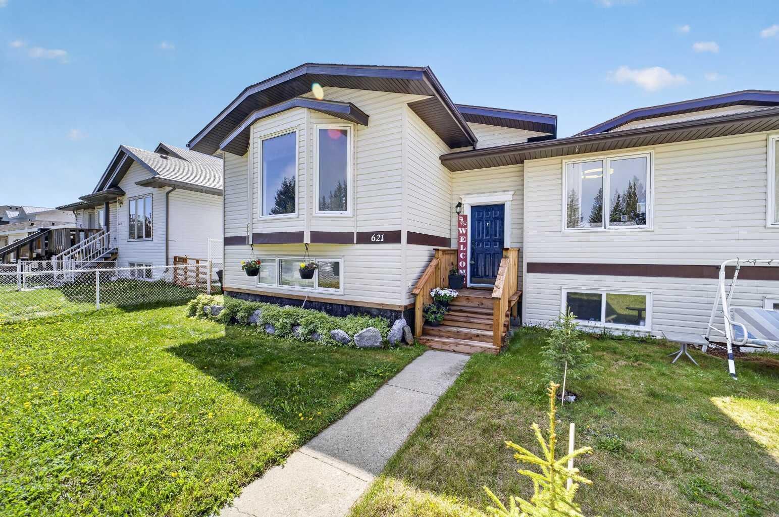Property Photo:  621 5 Avenue SW  AB T0M 0X0 