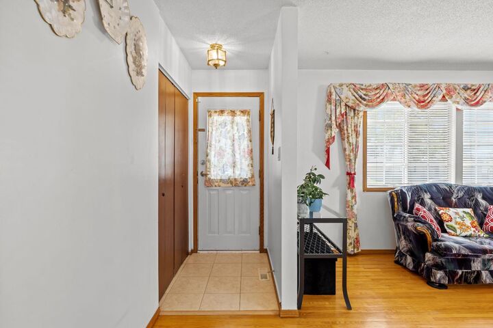 Property Photo:  1307 Radisson Drive SE  AB T2A 1Z3 