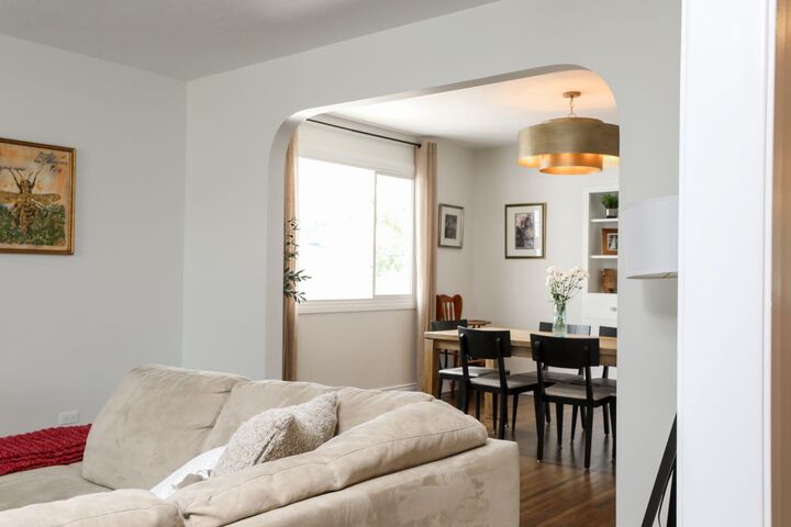 Property Photo:  2210 9 Avenue S  AB T1J 1X3 
