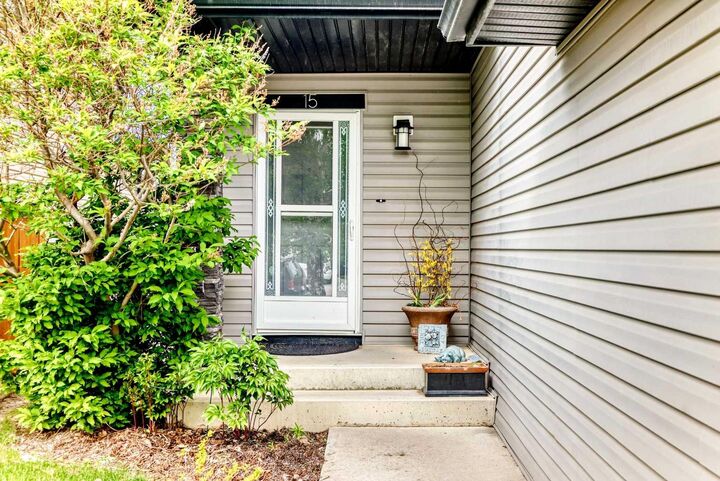 Property Photo:  15 Citadel Meadow Crescent NW  AB T3G 4Z1 