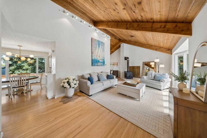 Property Photo:  7 Brookpark Bay SW  AB T2W 2R7 