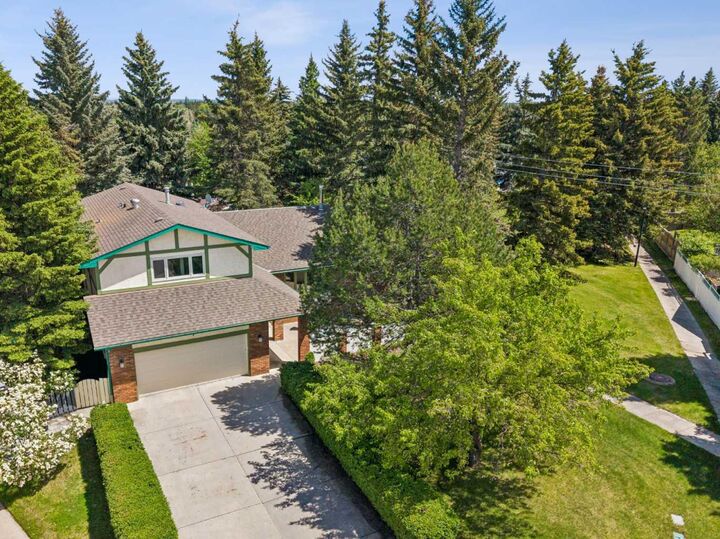 Photo de la propriété:  7 Brookpark Bay SW  AB T2W 2R7 