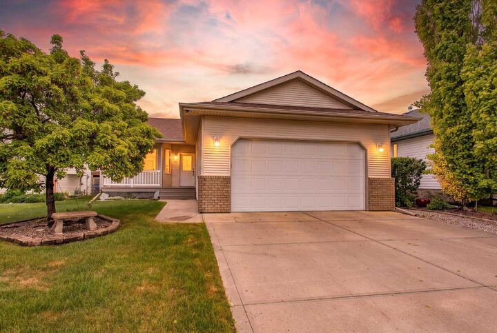 189 Lampard Crescent — photo 1