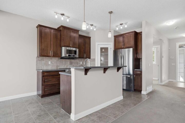 Property Photo:  24 Evanspark Gardens NW  AB T3P 0G5 