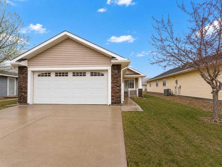 Photo de la propriété: 74 Chartwell Place SE AB T1B 0E4