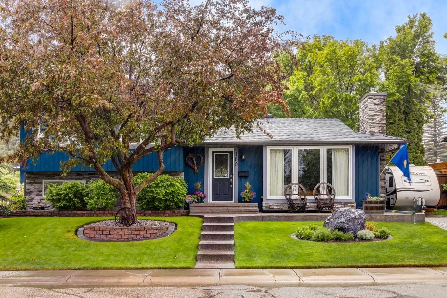 Property Photo:  180 Parkridge Place SE  AB T2J 4V9 