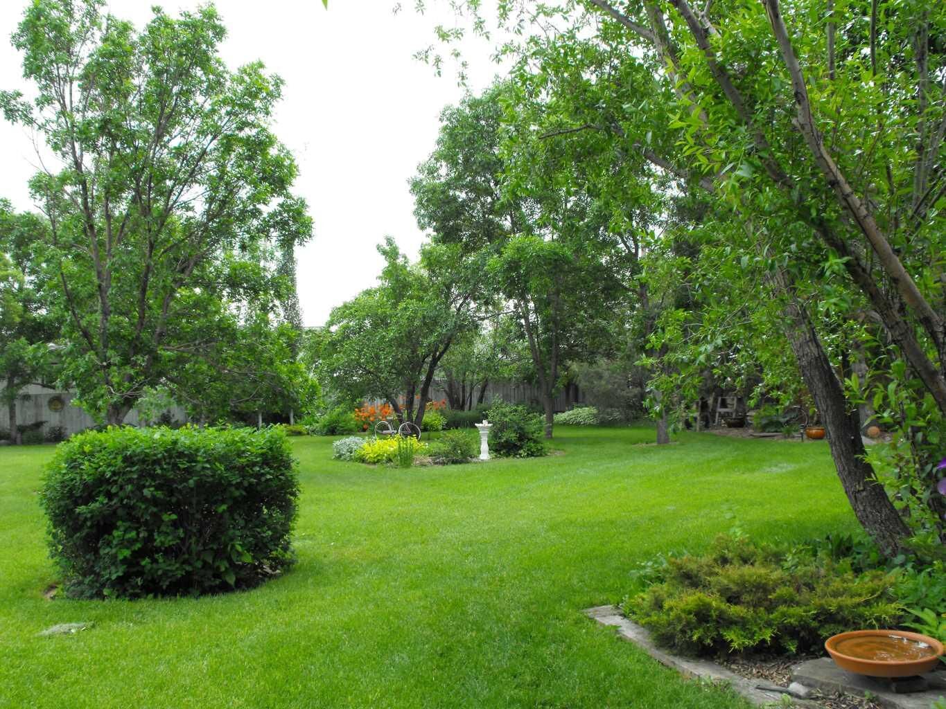 Property Photo:  112 Grey Street  AB T0L 1A0 