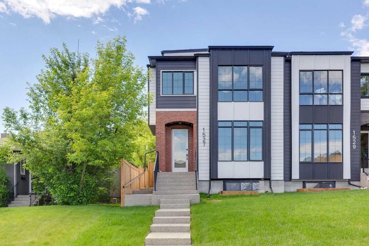 1527 29 Avenue SW — photo 1