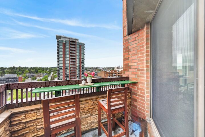 Property Photo:  1304 15 Avenue SW 1  AB T3C 0X7 