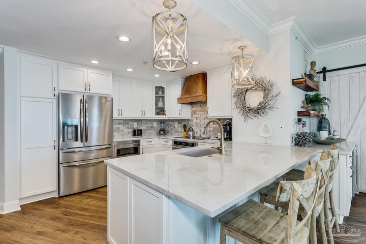 Property Photo:  2 Portofino Dr 1604  FL 32561 