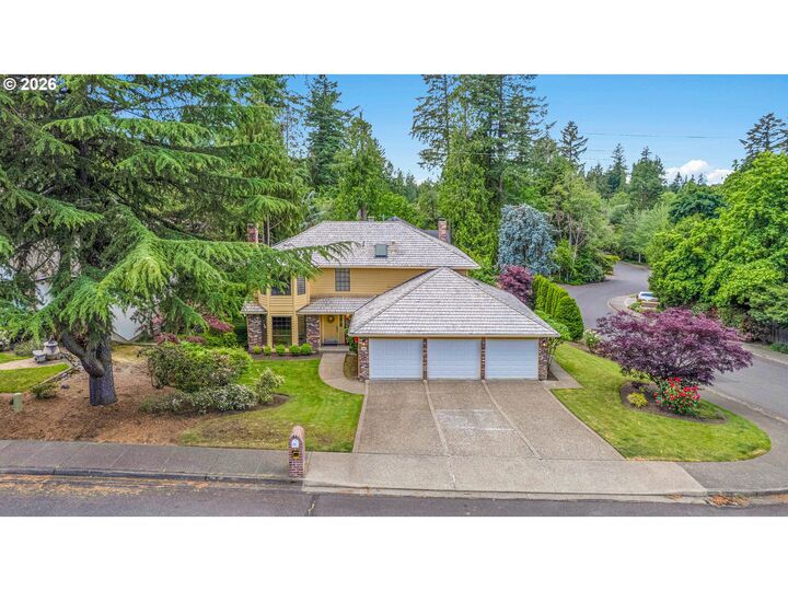 Property Photo:  6401 SW Dolph Dr  OR 97219 