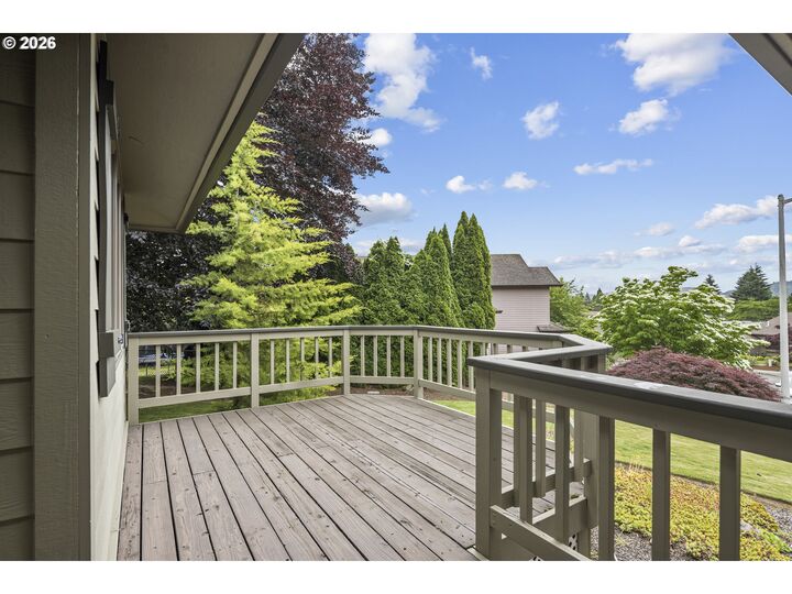 Property Photo:  310 NE Greenway Dr  OR 97030 
