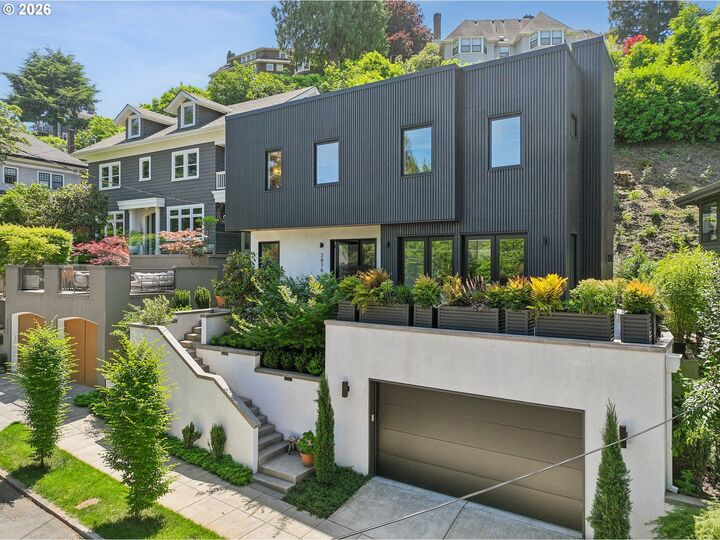 Property Photo:  2870 NW Westover Rd  OR 97210 