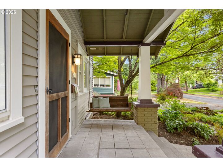 Property Photo:  2915 NE 54th Ave  OR 97213 